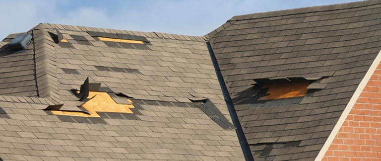 As residents of the breezy coastal town of League City, Texas, know, wind can be both a gentle caress and a formidable force. While the winds bring a refreshing touch to the coastal atmosphere, they also pose a potential threat to the structural integrity of your property, especially your roofing.